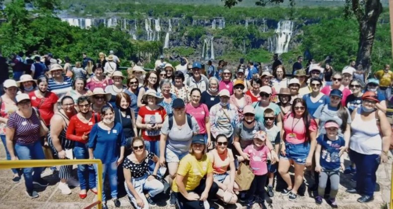 Mulheres novaerechinense vistaram as Cataratas do Iguaçu