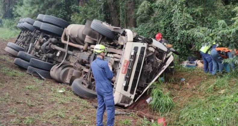 Identificado caminhoneiro morreu após acidente na BR-282