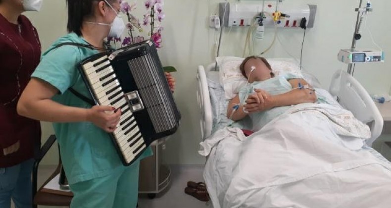 HOSPITAL LEVA MÚSICA PARA DIMINUIR SOFRIMENTO DE PACIENTES