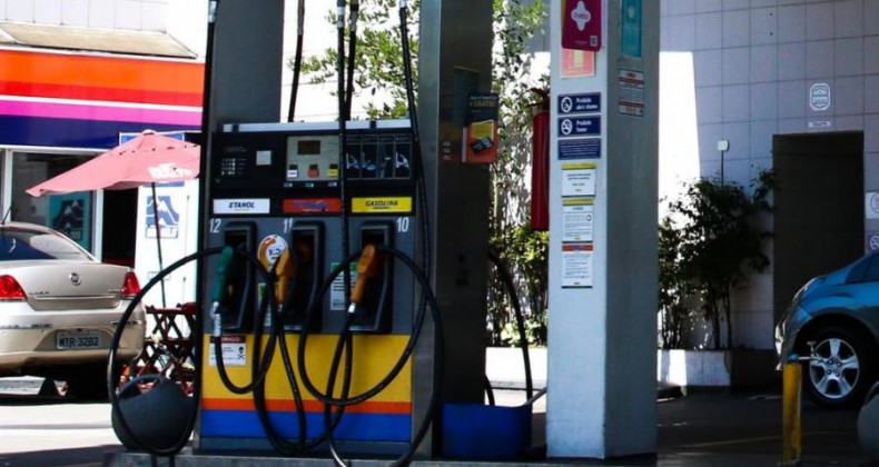 Petrobras anuncia redução no preço da gasolina