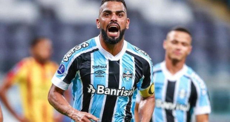 Maicon, ex-capitão do Grêmio, anuncia aposentadoria