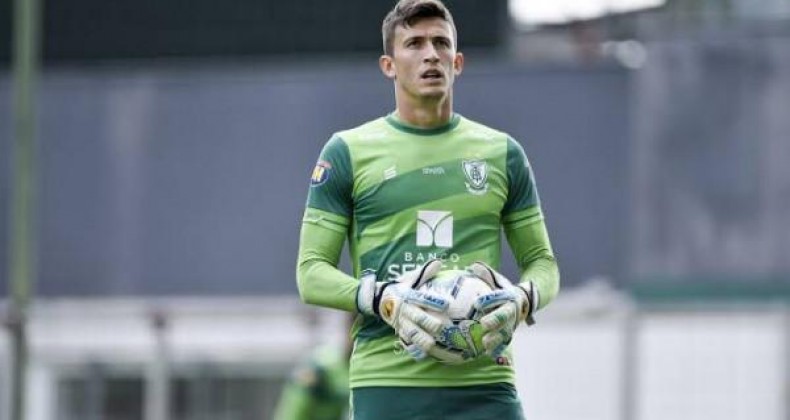 Chapecoense anuncia contratação de novo goleiro