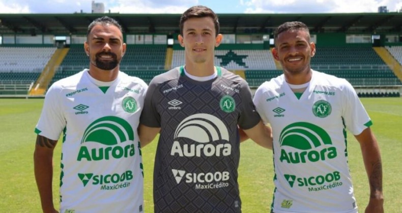 Chapecoense apresenta três novos reforços para 2023