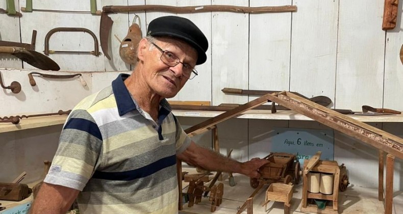 Agricultor monta museu com objetos antigos em Saudades